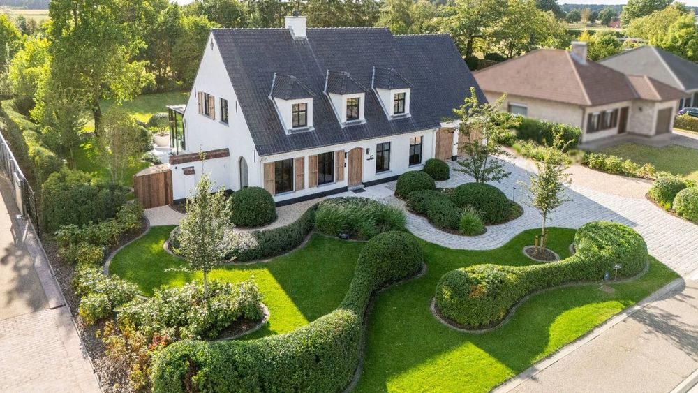 hero-villa-tuin-NZ2VCRLI.jpg