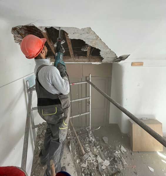uitbreken-vals-plafond.jpg